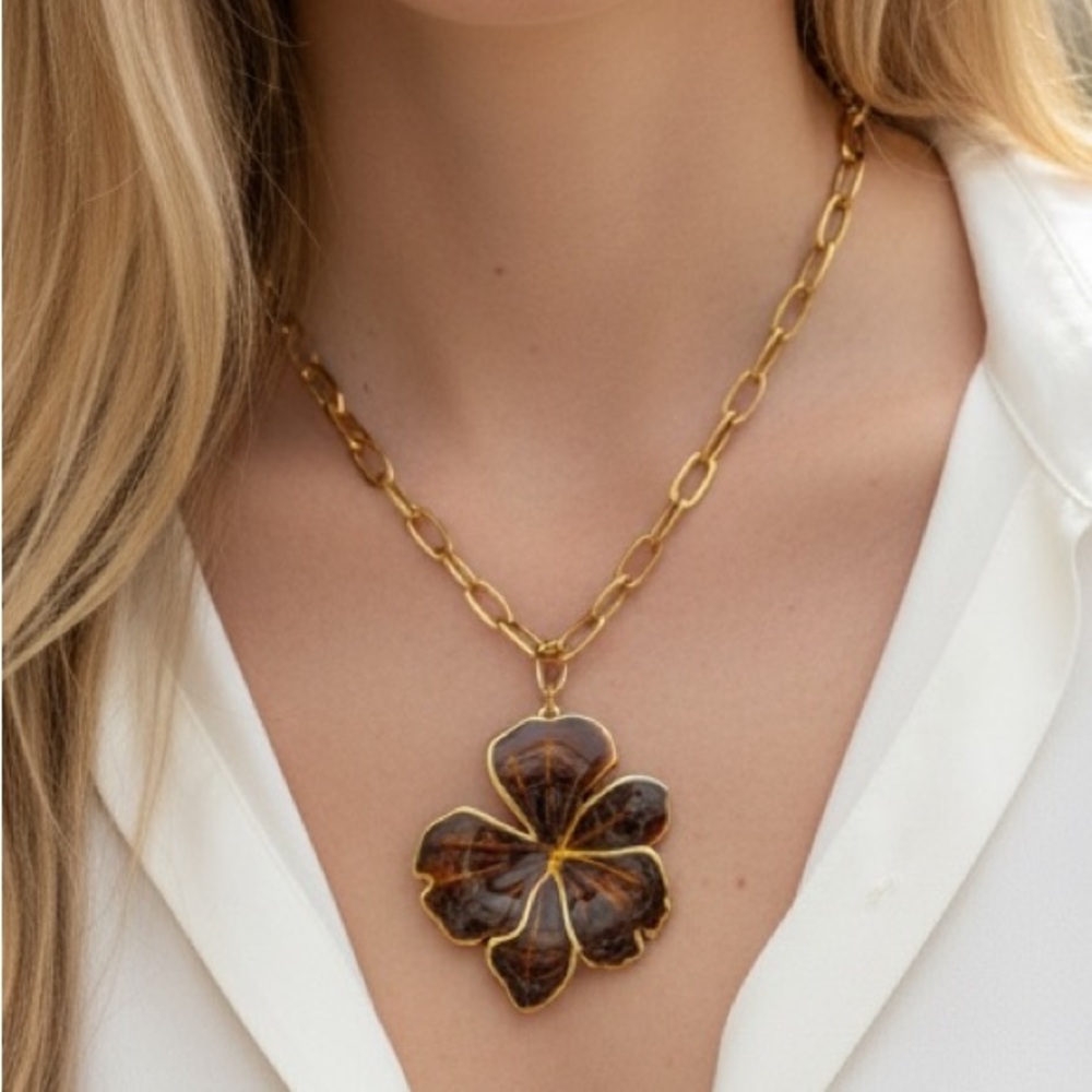 Amber Flower Pendant Necklace